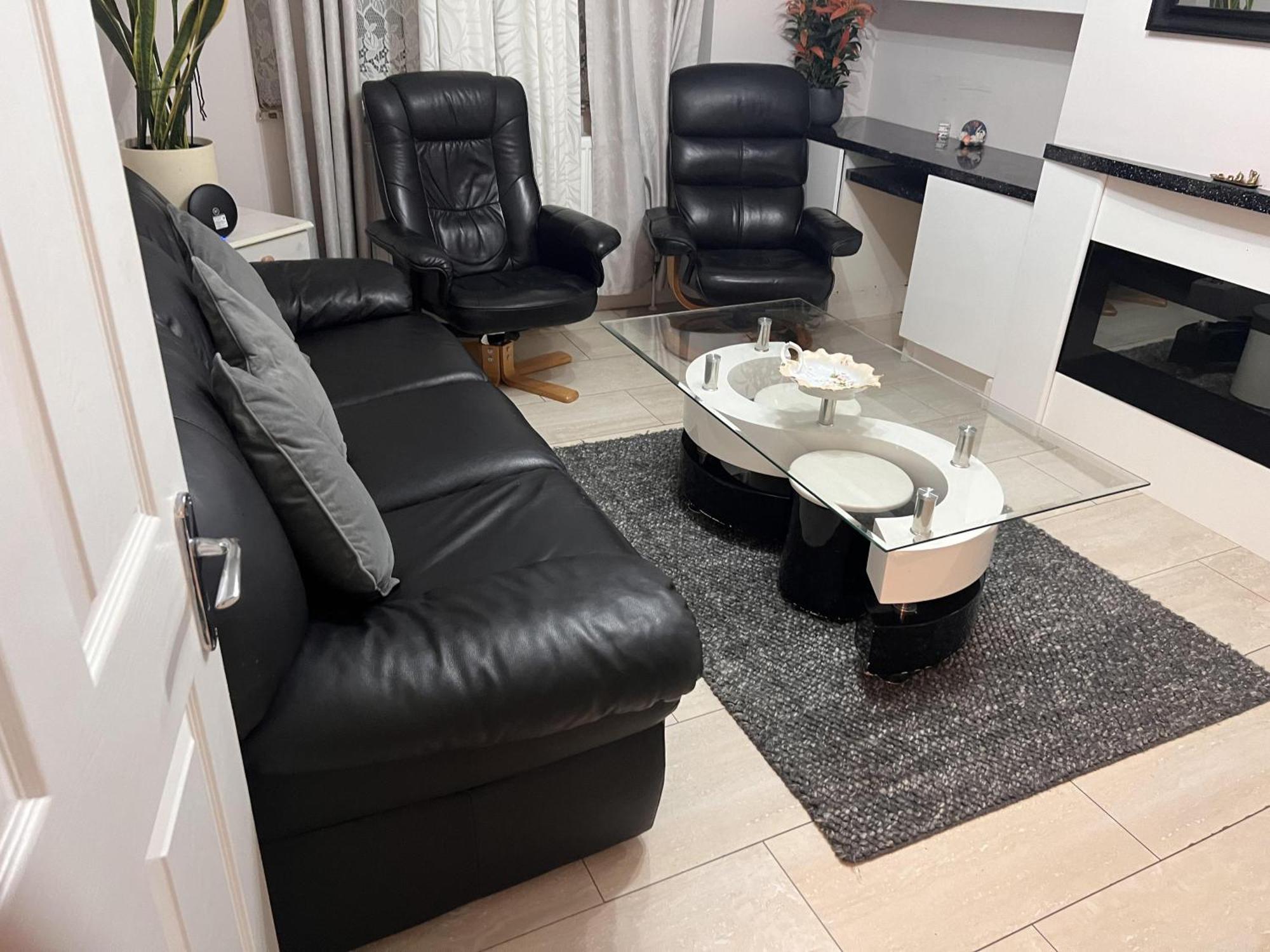 Immaculate 2-Bed Apartment In Isleworth By River Екстер'єр фото